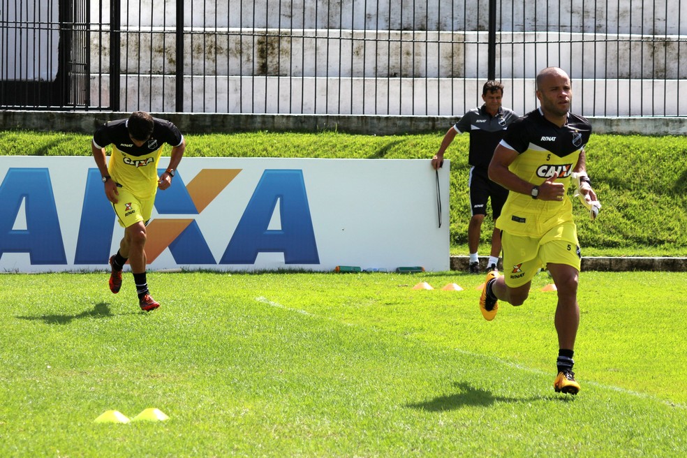 Márcio Passos e Anderson Pedra foram liberados pelo departamento médico e voltam ao ABC contra o Paysandu (Foto: Andrei Torres/ABC)