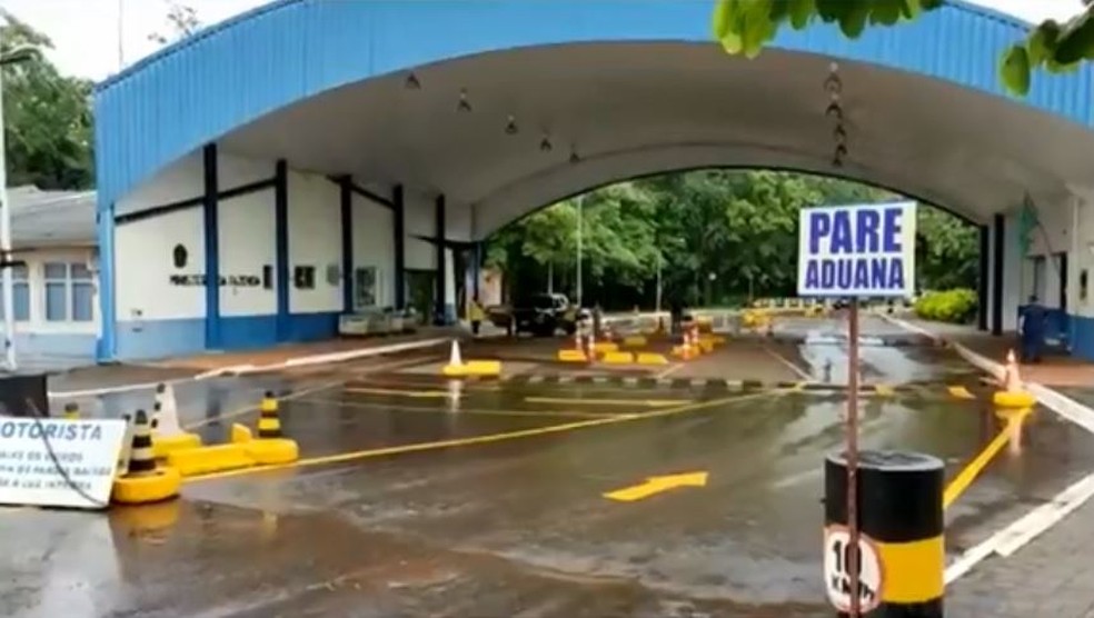 Fronteira com a Argentina é reaberta em Santo Antonio do Sudoeste — Foto: RPC/Reprodução 