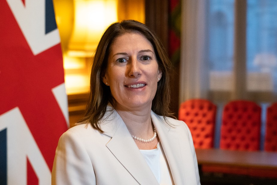 Stephanie Al-Qaq é a nova chefe da diplomacia britânica no país