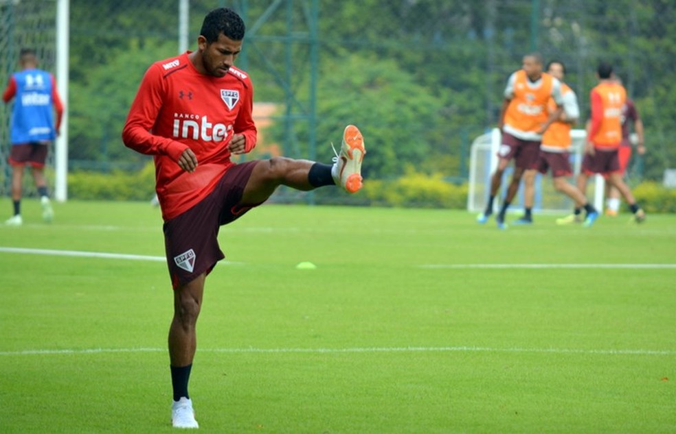 Joao Rojas treina no CT da Barra Funda pela primeira vez (Foto: Ã‰rico Leonan/saopaulofc.net)