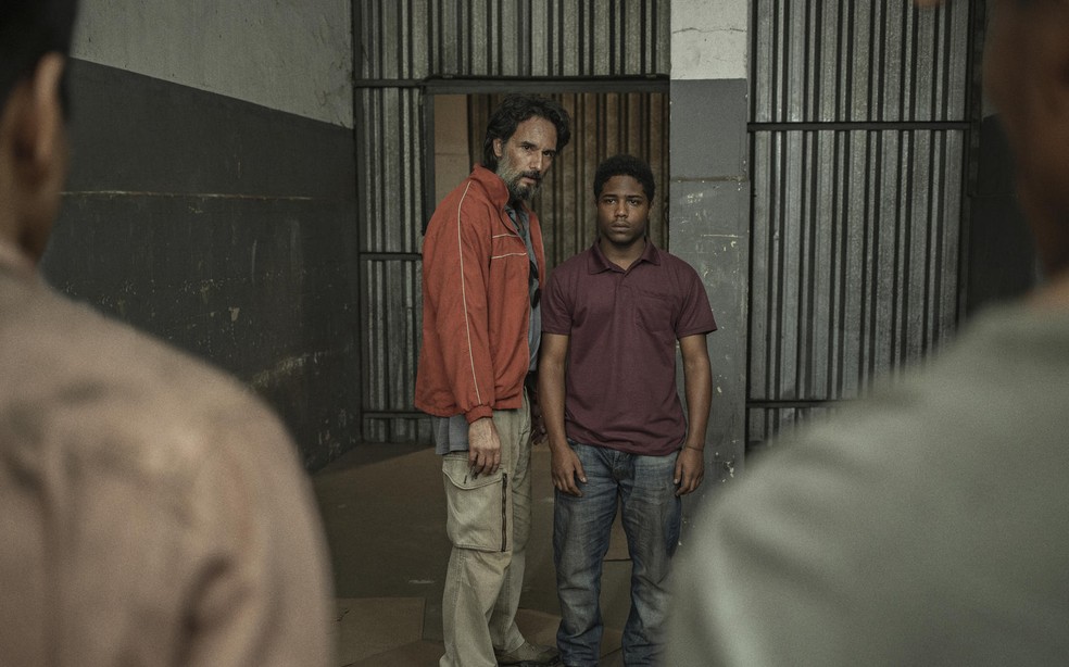 'Quais são as novidades na Netflix em novembro de 2021?' Rodrigo Santoro estreia o filme "7 Prisioneiros" — Foto: Divulgação/Netflix