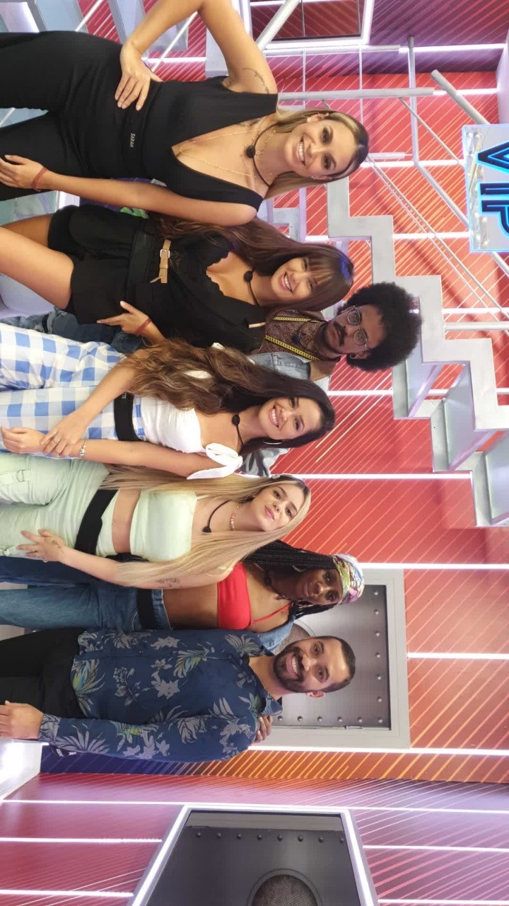 Um Mes De Bbb21 Confira A Primeira Foto E A Mais Recente Dos Nossos Brothers Feed Bbb Gshow