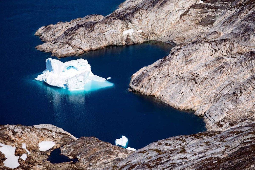 Foto de 15 de agosto de 2019 mostra um iceberg enquanto ele flutua ao longo da costa leste da Groenlândia perto de Kulusuk (também conhecido como Qulusuk).  — Foto: Jonathan Nackstrand/AFP