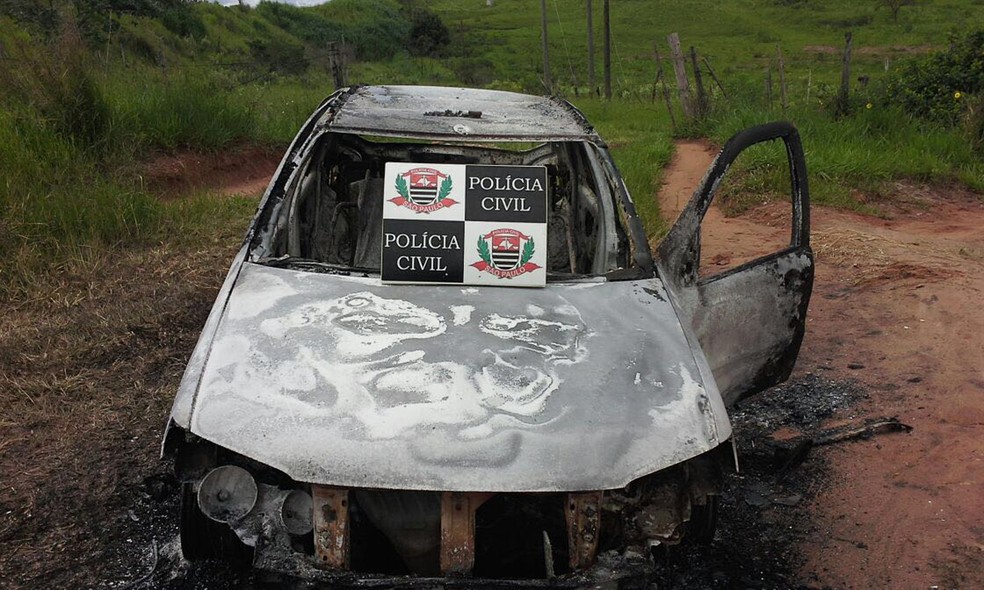 Taxista incendiou veículo para tentar lucrar com seguradora (Foto: Polícia Civil/Cedida)