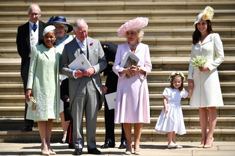 Doria Ragland, Príncipe Charles, Duquesa Camilla e Kate Middleton com sua filha Charlotte 