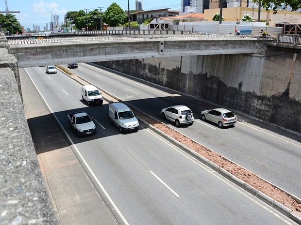 Viaduto está sendo instalado sobre o Km 17,9 da BR-230 (Foto: Divulgação/Secom-JP)