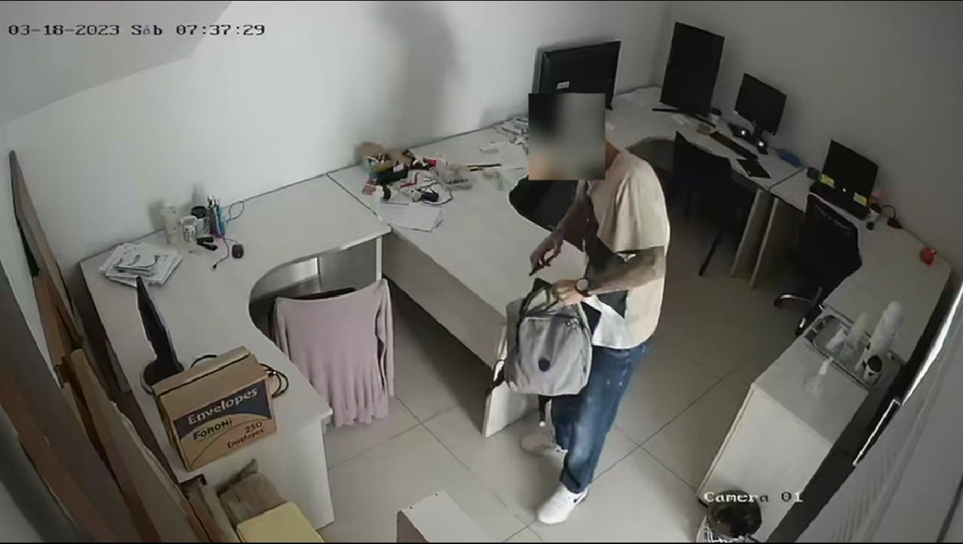 Câmeras de segurança flagram furto a clínica em Volta Redonda; veja vídeo