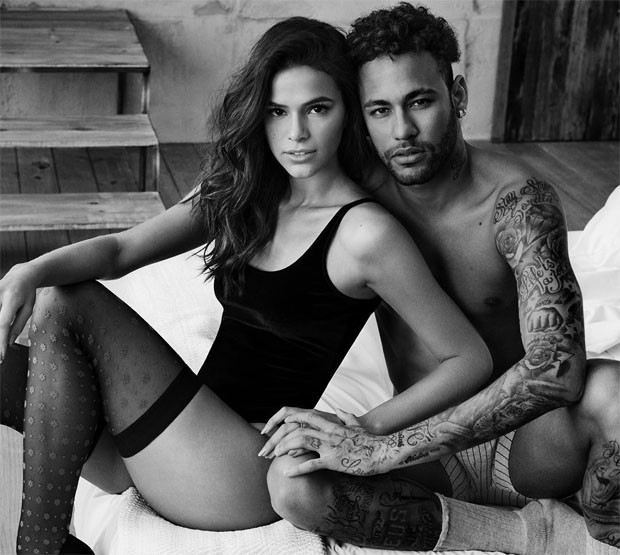 Bruna Marquezine talks about the first meeting with Neymar: "I stole a...