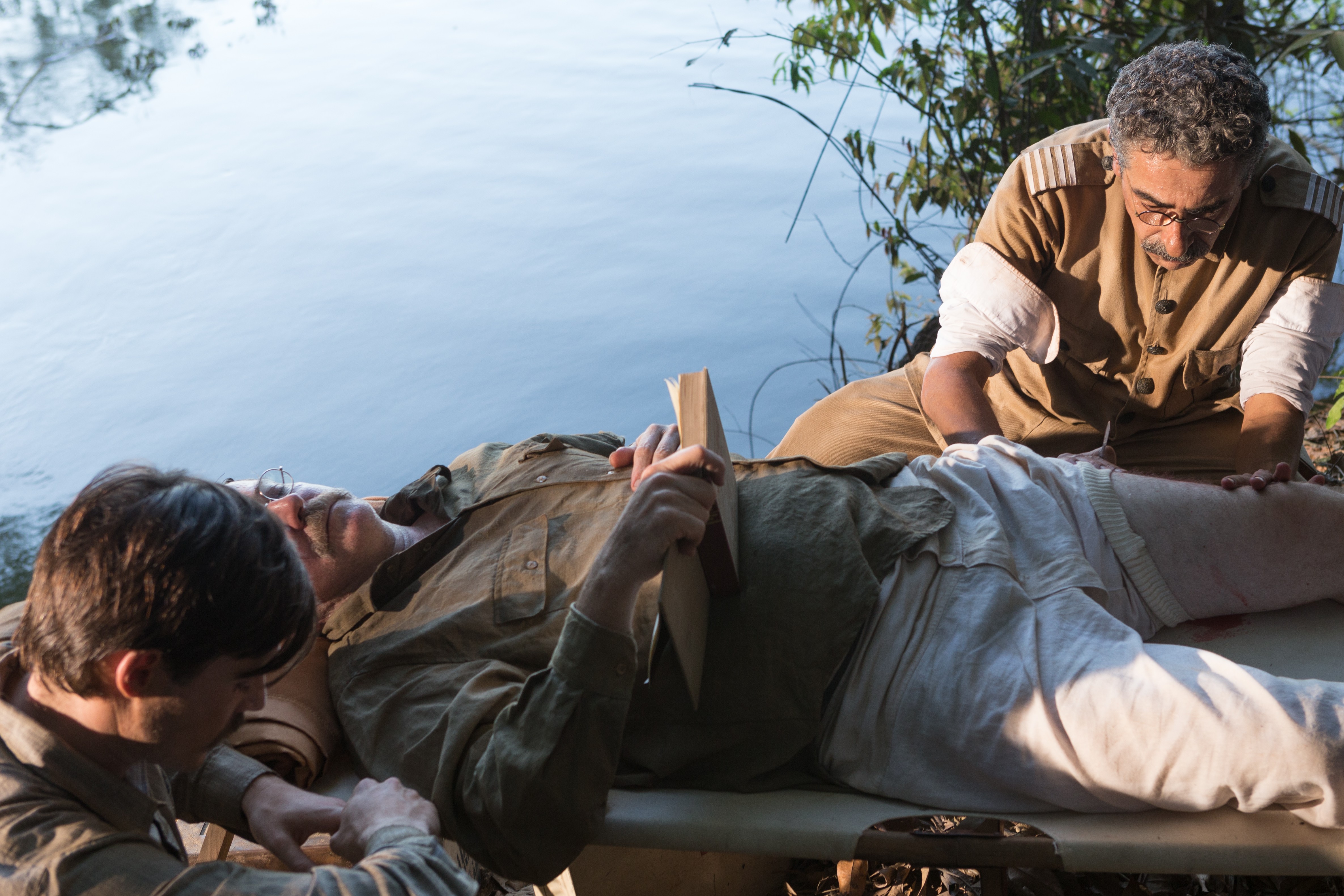 Em expedição à Amazônia, Theodore Roosevelt (Aidan Quinn) passou por complicações na saúde e teve de ser submetido a uma cirurgia na floresta. (Foto: Divulgação)