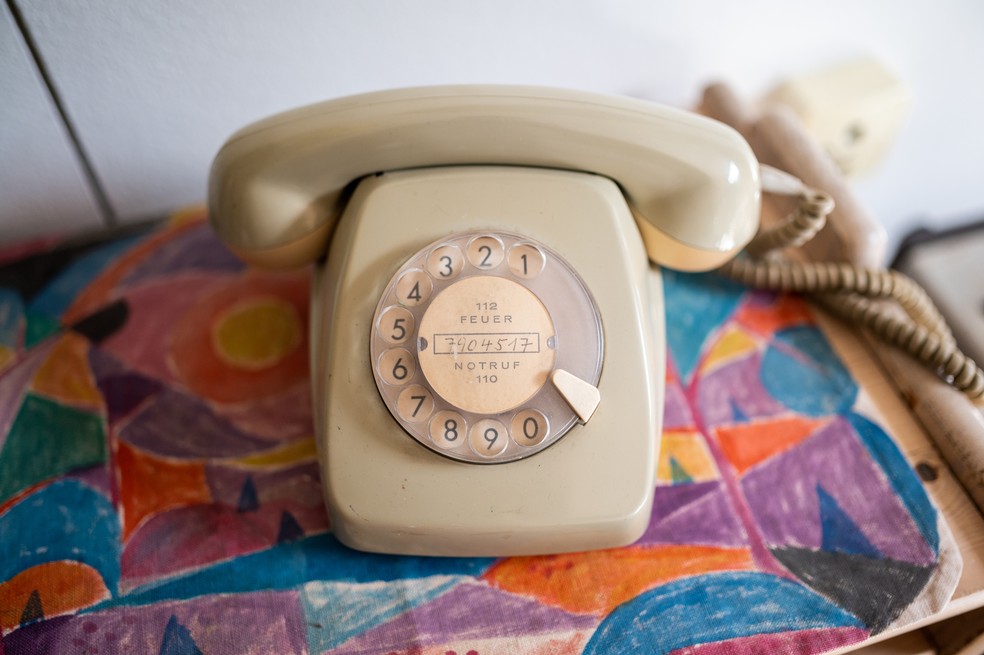 Telefones de disco são os avós das telas de smartphone — Foto: Getty Images (Philipp Schulze)