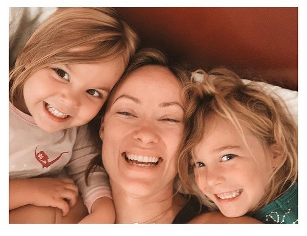 A atriz Olivia Wilde com os filhos (Foto: Instagram)
