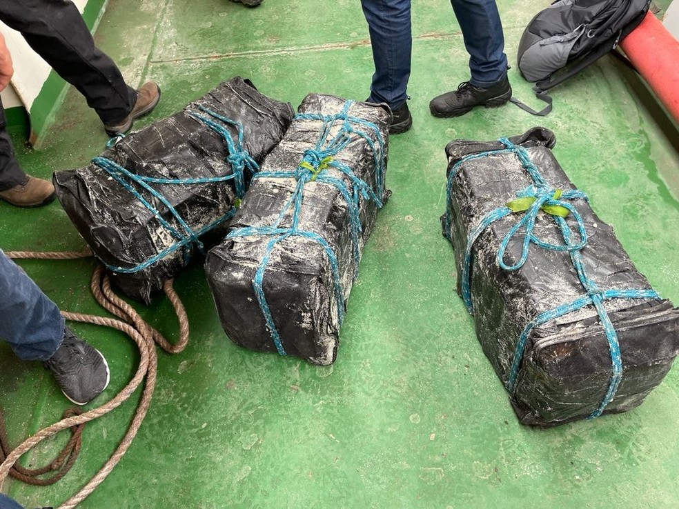 Drogas estavam armazenadas em bolsas — Foto: Divulgação/Polícia Federal 