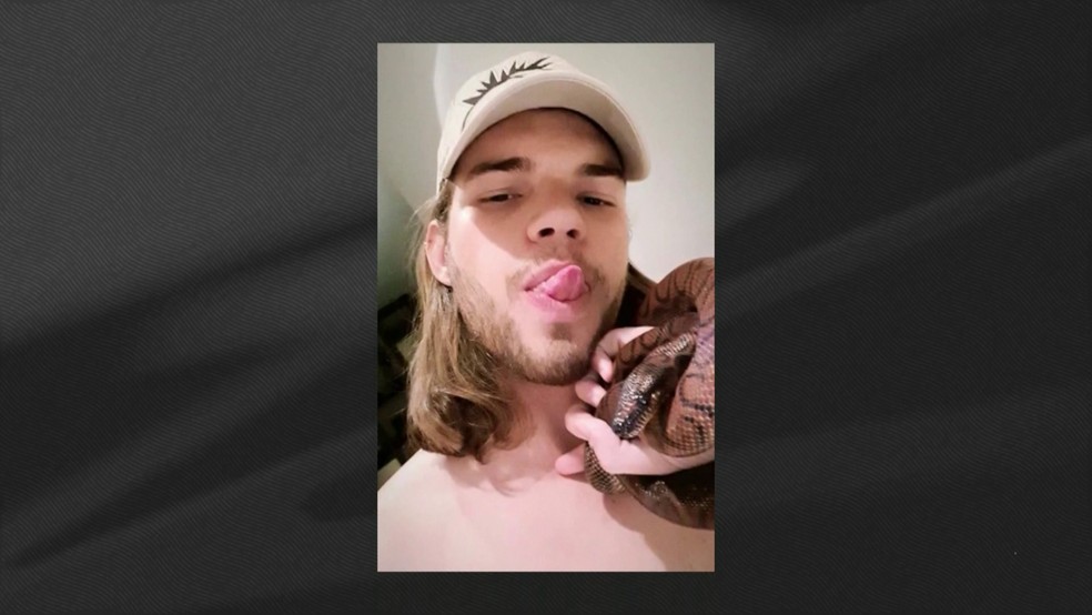 Pedro Henrique Krambeck, de 22 anos, foi picado por uma cobra da espécie Naja, no DF — Foto: Redes sociais/Reprodução