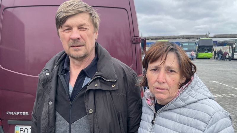 Evgeniy e Valentyna conseguiram sobreviver escondendo-se no porão (Foto: BBC News)
