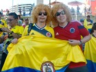 Colombianos usam 'cabeleira' para lembrar ídolo Valderrama, em Manaus