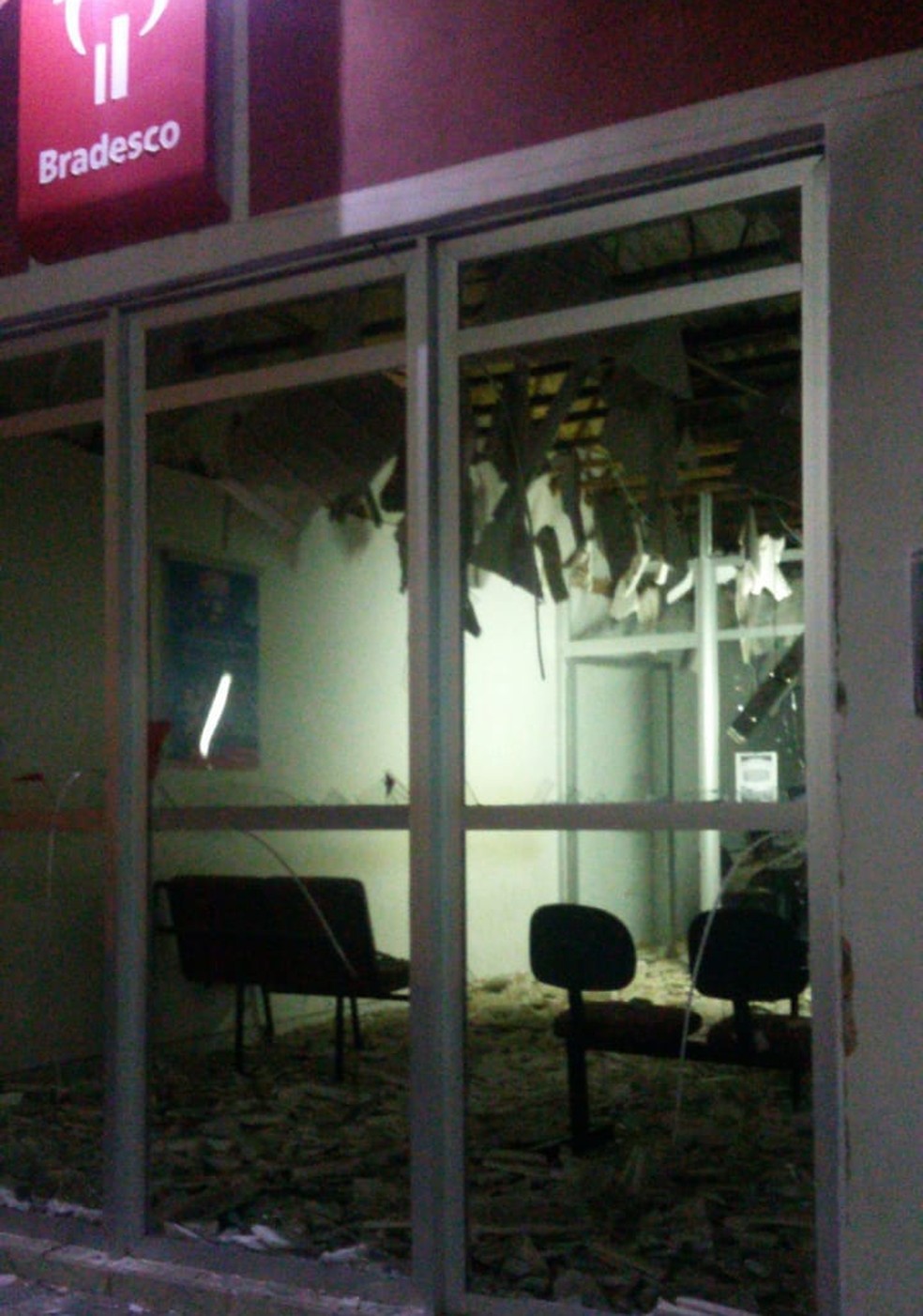 Quadrilha explode caixas de banco e Correios e atira em base da PM no Oeste potiguar (Foto: Redes Sociais)