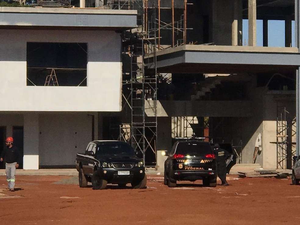 Polícia Federal cumpre mandado em rancho de empresário que está sendo construído no noroeste paulista — Foto: Informa Mais