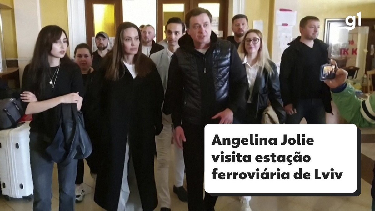 Angelina Jolie visita estação de trem em Lviv, na Ucrânia;  VÍDEO |  Pop & Arte