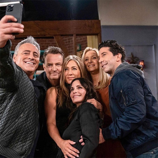 Friends cast in a special episode (Photo: Playback / IMDB)