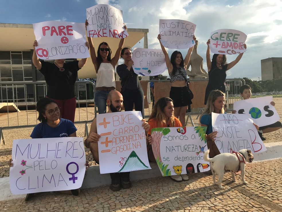 Grupo apoiou o movimento Fridays for Future em BrasÃ­lia, nesta sexta-feira (15) â Foto: Daumildo JÃºnior/G1