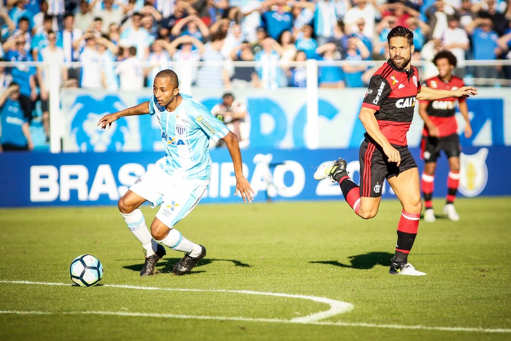 CBF classifica ato de árbitro de Avaí x Flamengo como decisão didática