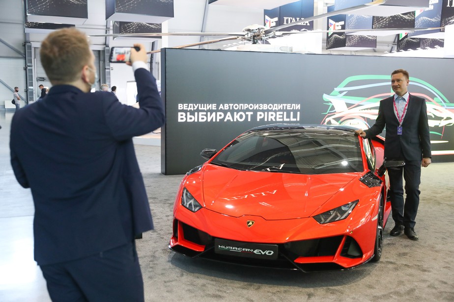 Lamborghini em exposição em evento na cidade de Ecaterimburgo, na Rússia