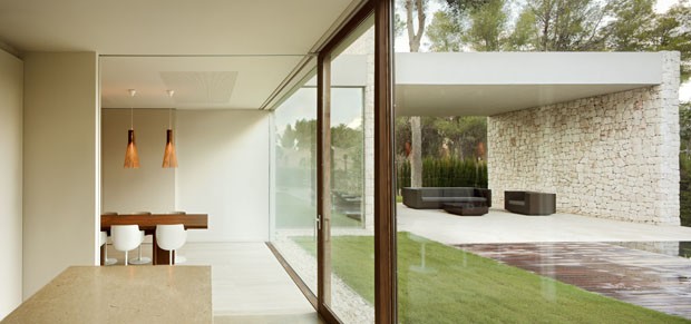 Casa minimalista na Espanha (Foto: Mariela Apollonio)
