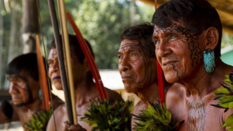 Anciãos na comunidade Maturacá, na Terra Indígena Yanomami (Foto: BBC News)