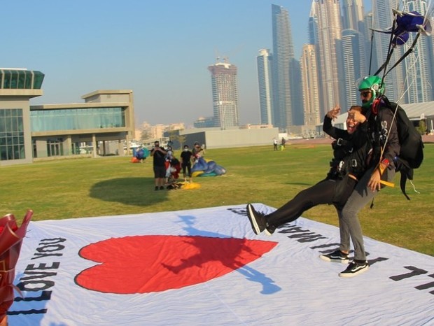Maiara faz salto de paraquedas (Foto: Reprodução/Instagram)