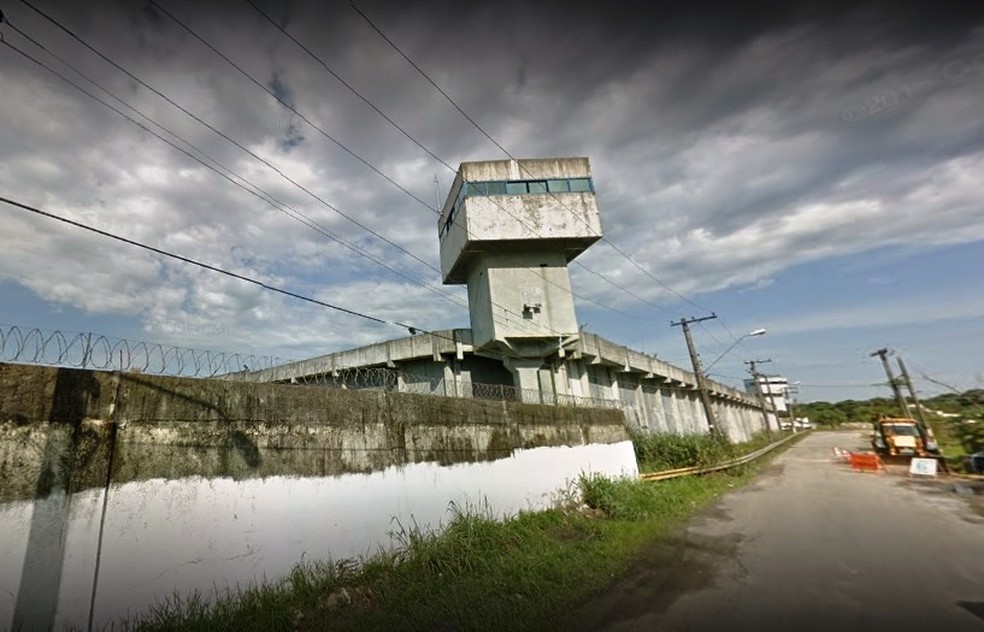 Penitenciária I localiza-se no bairro Samaritá, em São Vicente, SP — Foto: Reprodução