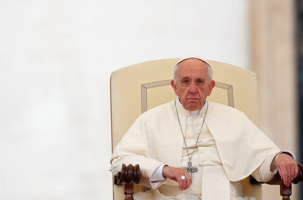 Papa Francisco durante audiência na Praça São Pedro, nesta quarta-feira (18) (Foto: Tony Gentile/Reuters)