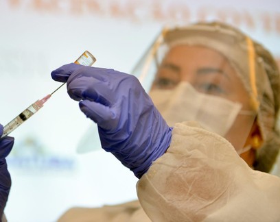 Sintomas de Covid longa são menos comuns em vacinados, aponta pesquisa