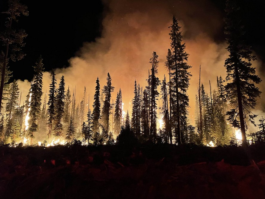 Incêndio na Floresta Nacional de Umatilla, no Oregon (EUA), região vulnerável à mudança climática