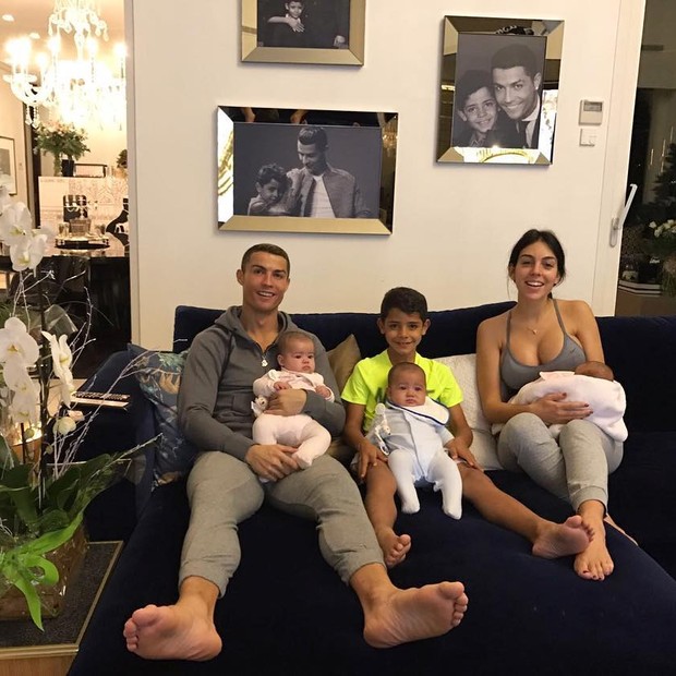 Cristiano Ronaldo, Georgina Rodríguez e filhos (Foto: Reprodução/Instagram)