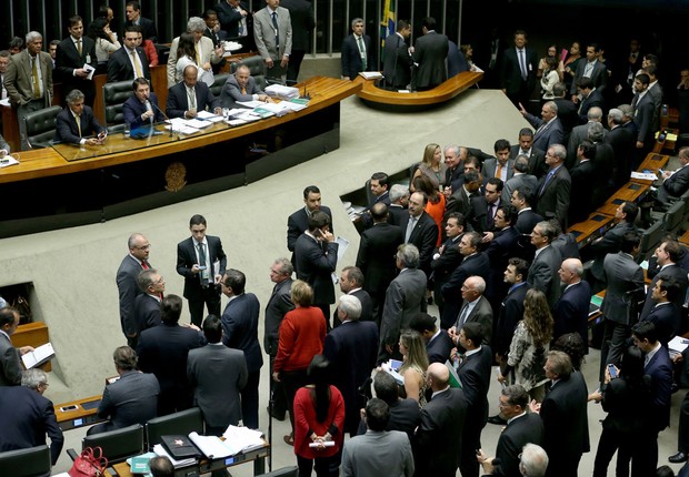 Sessão da Câmara dos Deputados aprova DRUA e reajuste aos servidores (Foto: Wilson Dias/Agência Brasil)