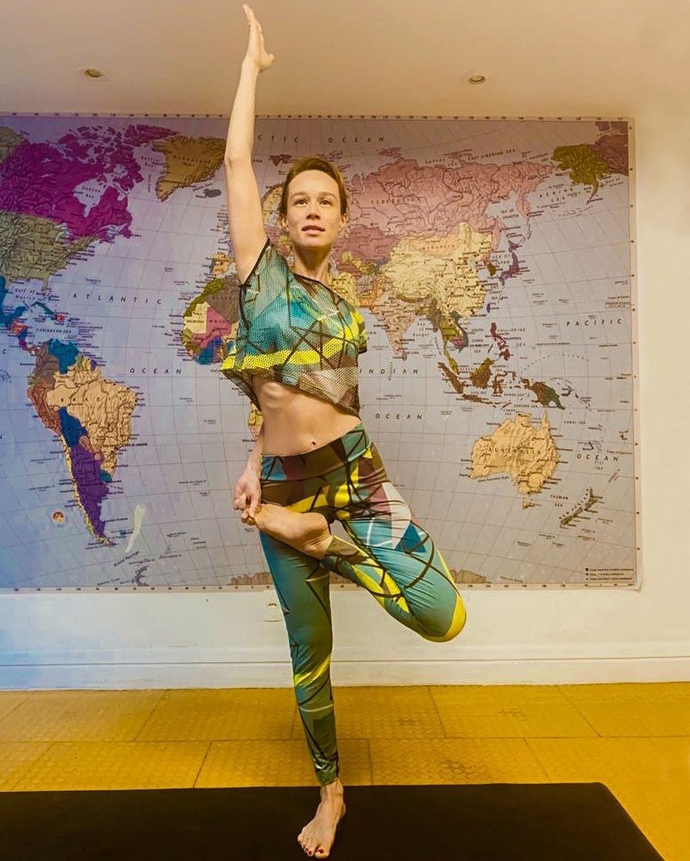 Mariana Ximenes mostra postura de equilíbrio — Foto: Reprodução / Instagram