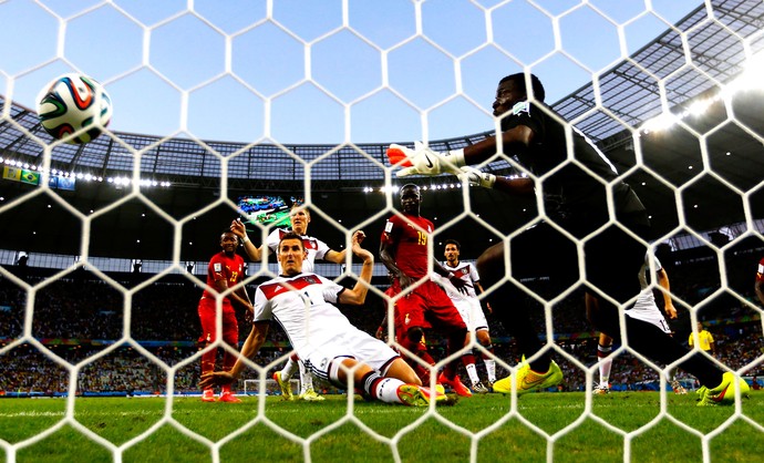 Por dentro do gol - Klose Alemanha gol Gana (Foto: Agência Reuters)