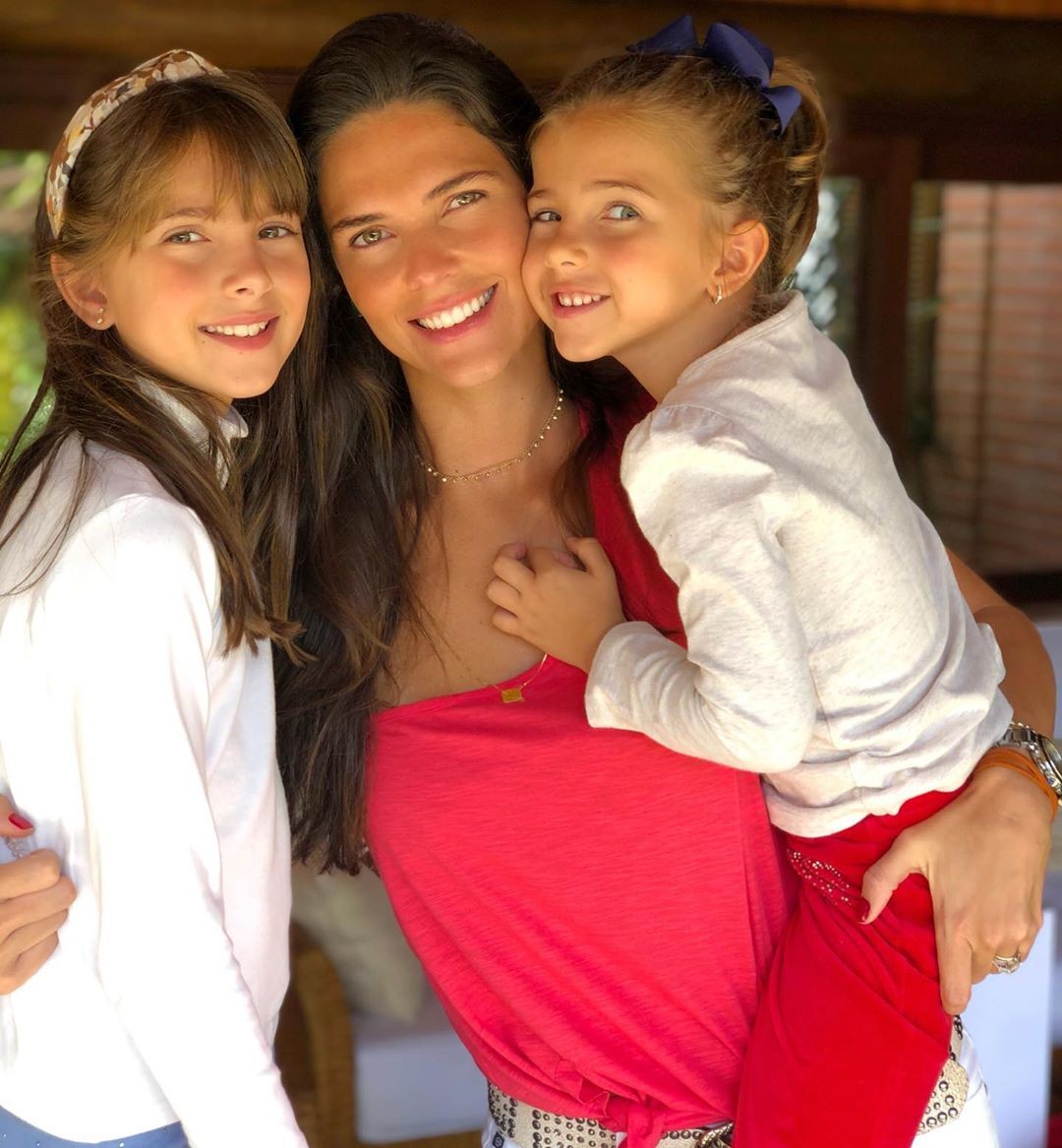 Daniella Sarahyba com as filhas, Gabriela e Rafaella (Foto: Reprodução Instagram)