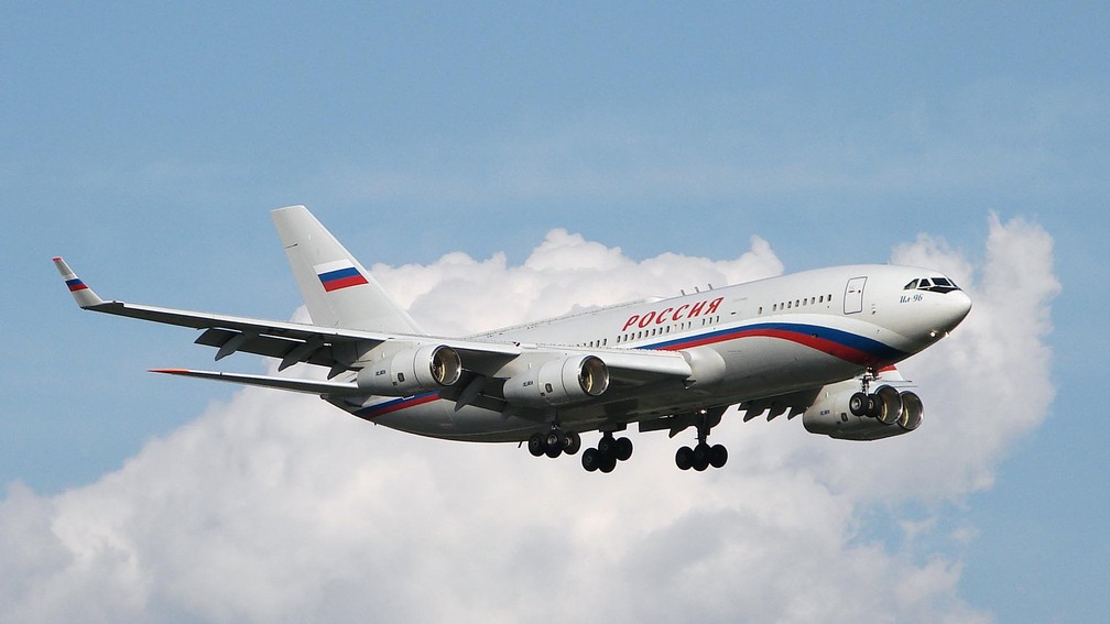 Avião presidencial russo em voo em foto de arquivo — Foto: E233renmei/CC 3.0