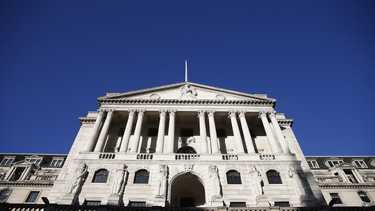 Banco da Inglaterra (BoE) eleva taxa de juros em 0,50 ponto percentual, para 4%