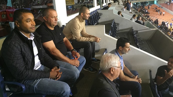 Com Roger de espião, LDU joga mal, desperdiça pênalti e perde do Cuenca