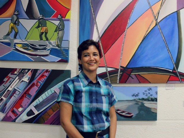 A mostra reúne 16 quadros da artísta visual Suzanh retratando de forma colorida e divertida os rios do Brasil (Foto: Mônica Dias)