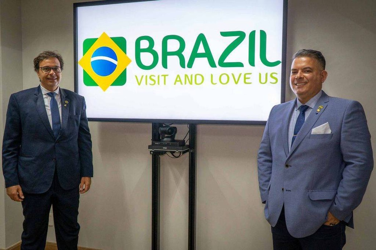 Designer acusa Embratur de violar direitos autorais em nova marca; órgão admite erro e promete mudar campanha