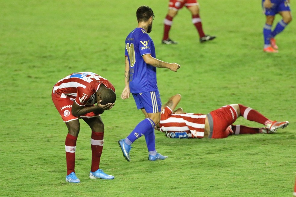 N&Atilde;&iexcl;utico x Cruzeiro nos Aflitos &acirc; Foto: Marlon Costa/Pernambuco Press