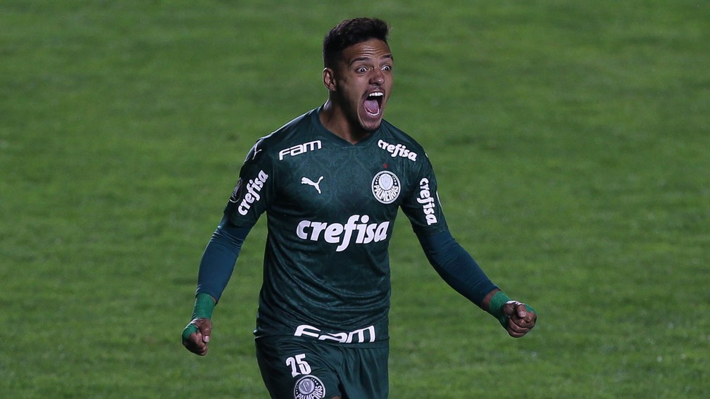 Depois de investir mais de R$ 100 milhões em contratações, base do Palmeiras é referência no clube