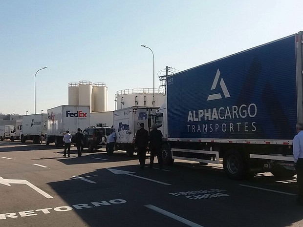 Fila de caminhões na porta do terminal de cargas de Viracopos, em Campinas (Foto: Reginaldo Cruz/Divulgação)