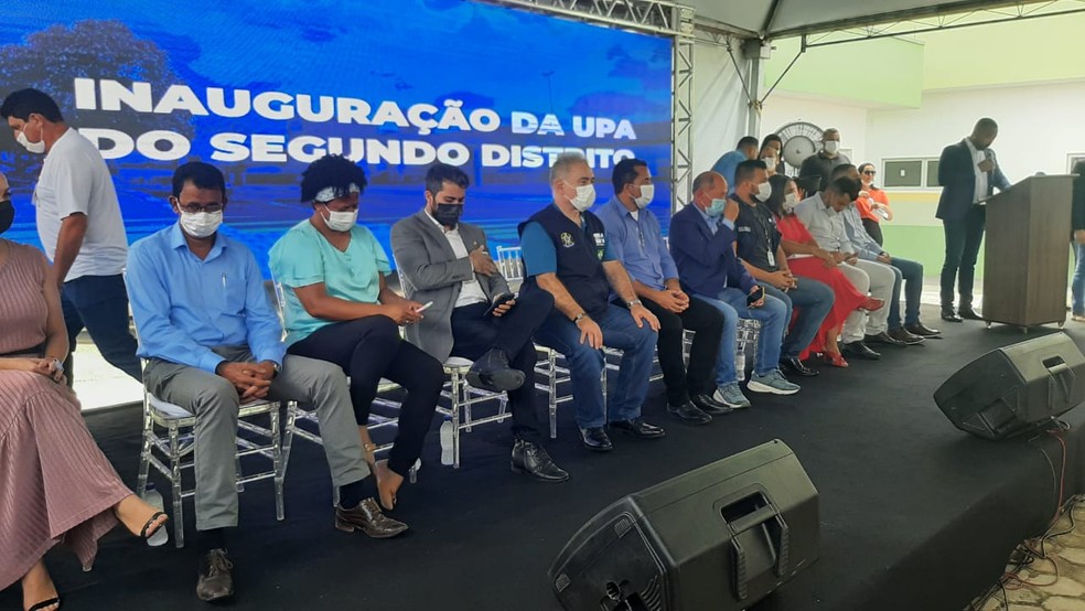 Autoridades participaram da inauguração da UPA do 2° distrito de Ji-Paraná — Foto: Gedeon Miranda/Rede Amazônica