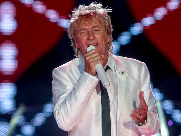 Rod Stewart canta no palco Mundo. Ele é a principal atração da terceira noite do Rock in Rio 2015 (Foto: Ide Gomes/Frame/Estadão Conteúdo)