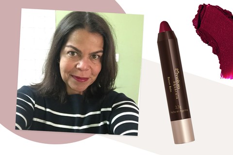 Daniela Falcão, diretora de redação e diretora editorial da EGCN: "gosto do batom balm da linha Aquarela, da Natura, na cor uva"