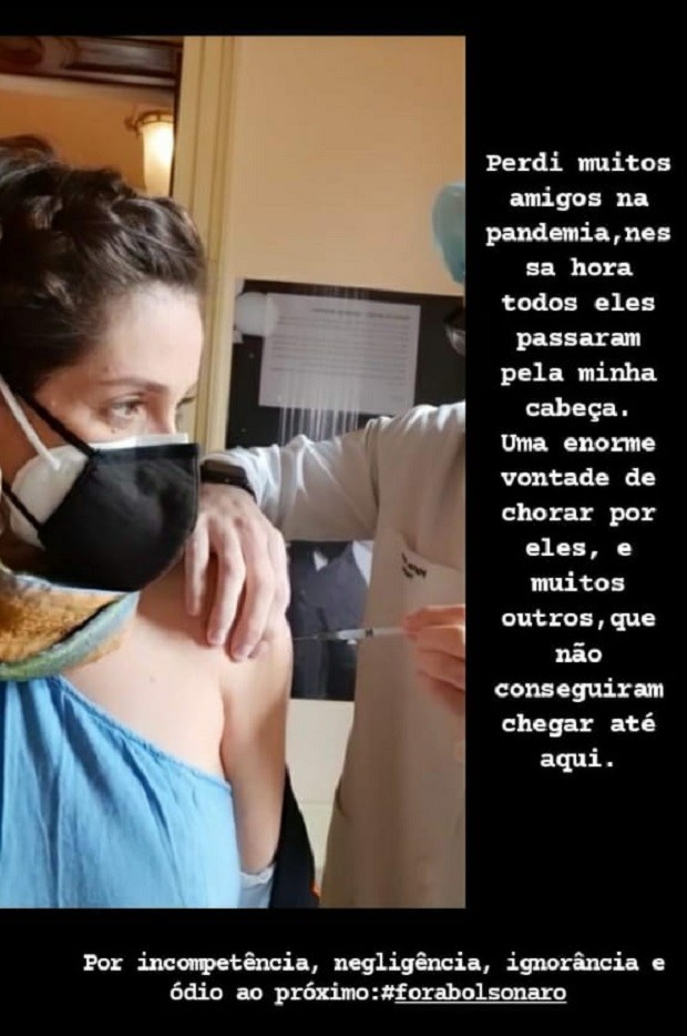 Quitéria Kelly toma vacina contra Covid-19 (Foto: Reprodução/Instagram)